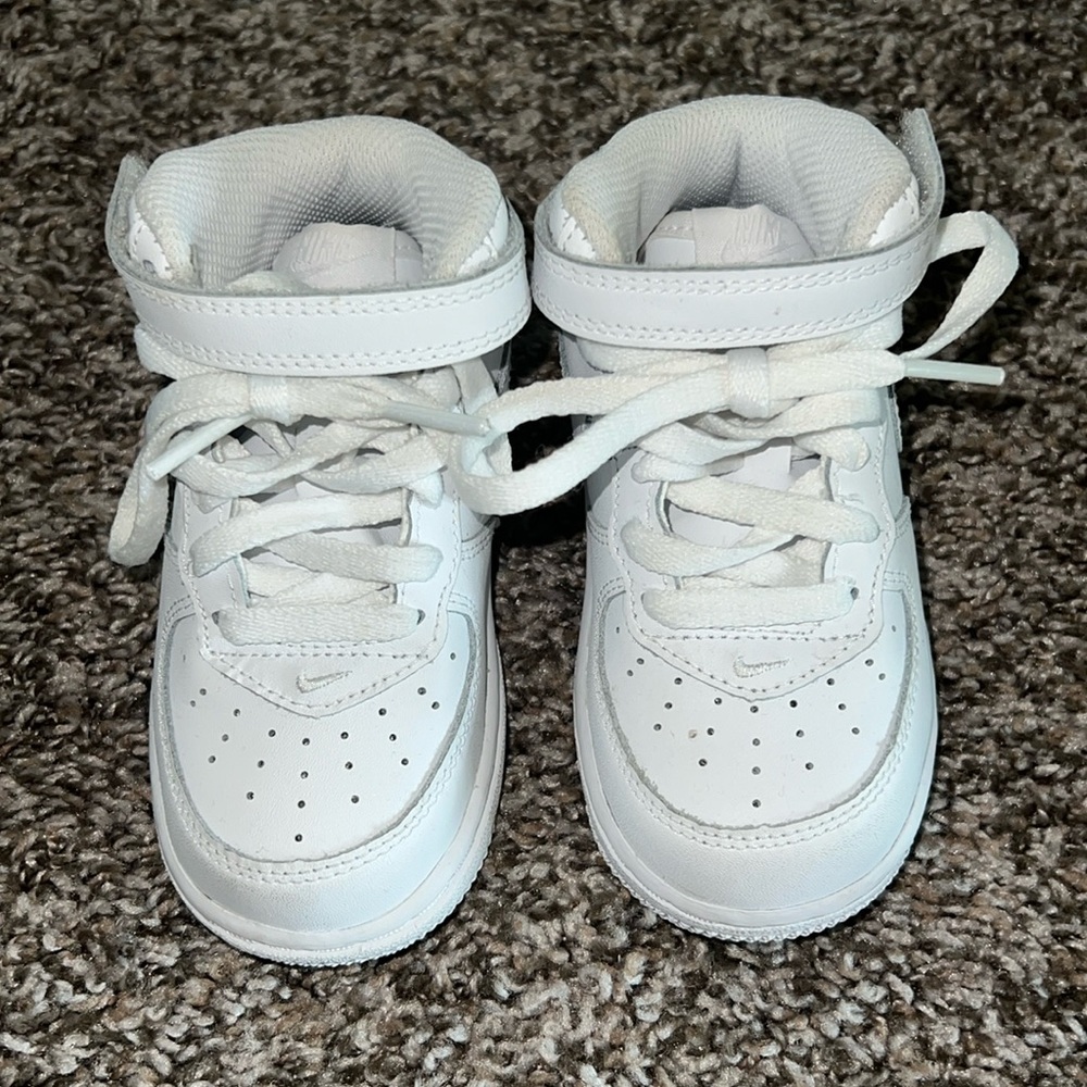 Worn a few times- Great Condition- size 7